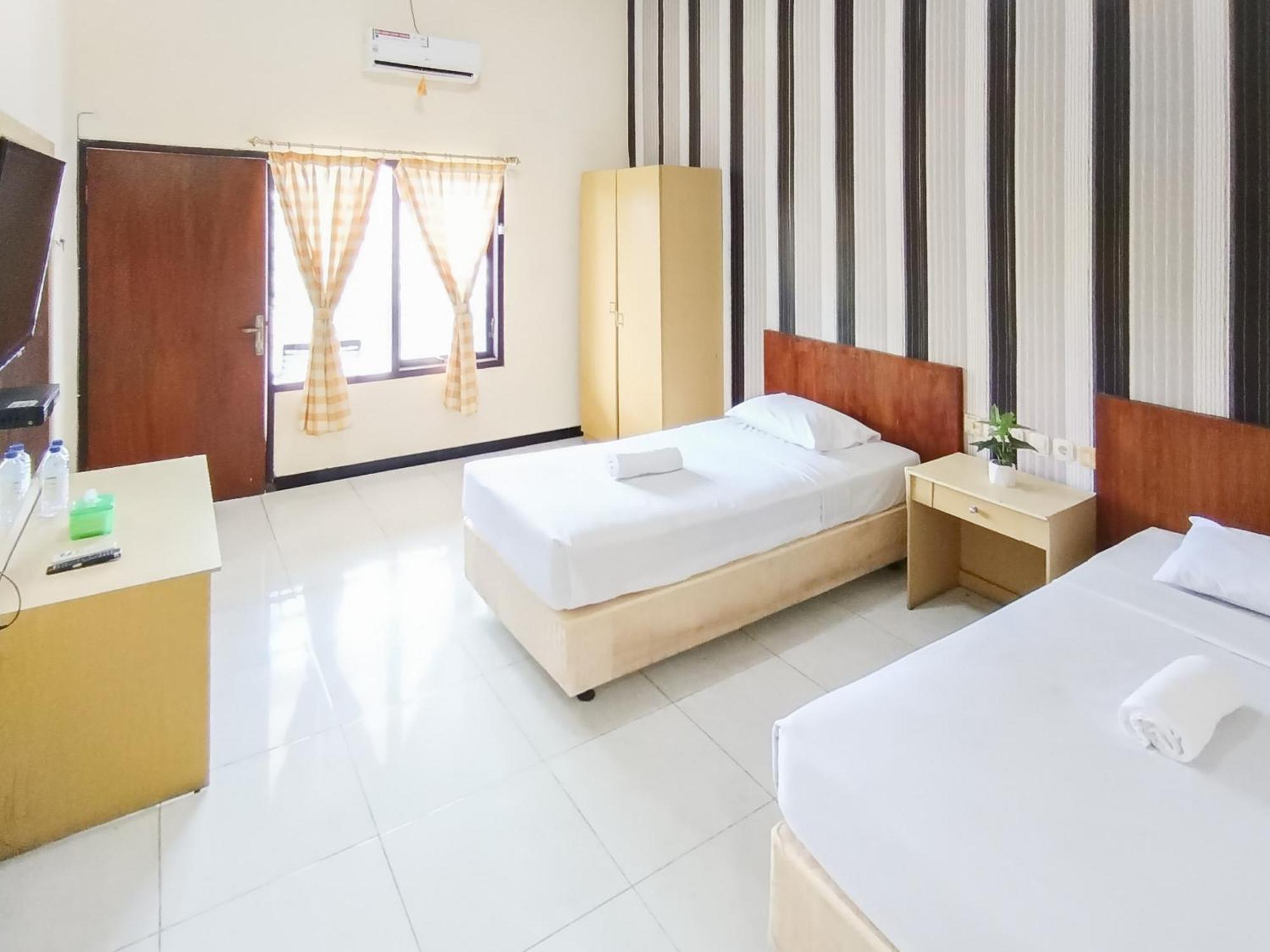 Hotel Gita Puri Redpartner Blitar Exterior foto