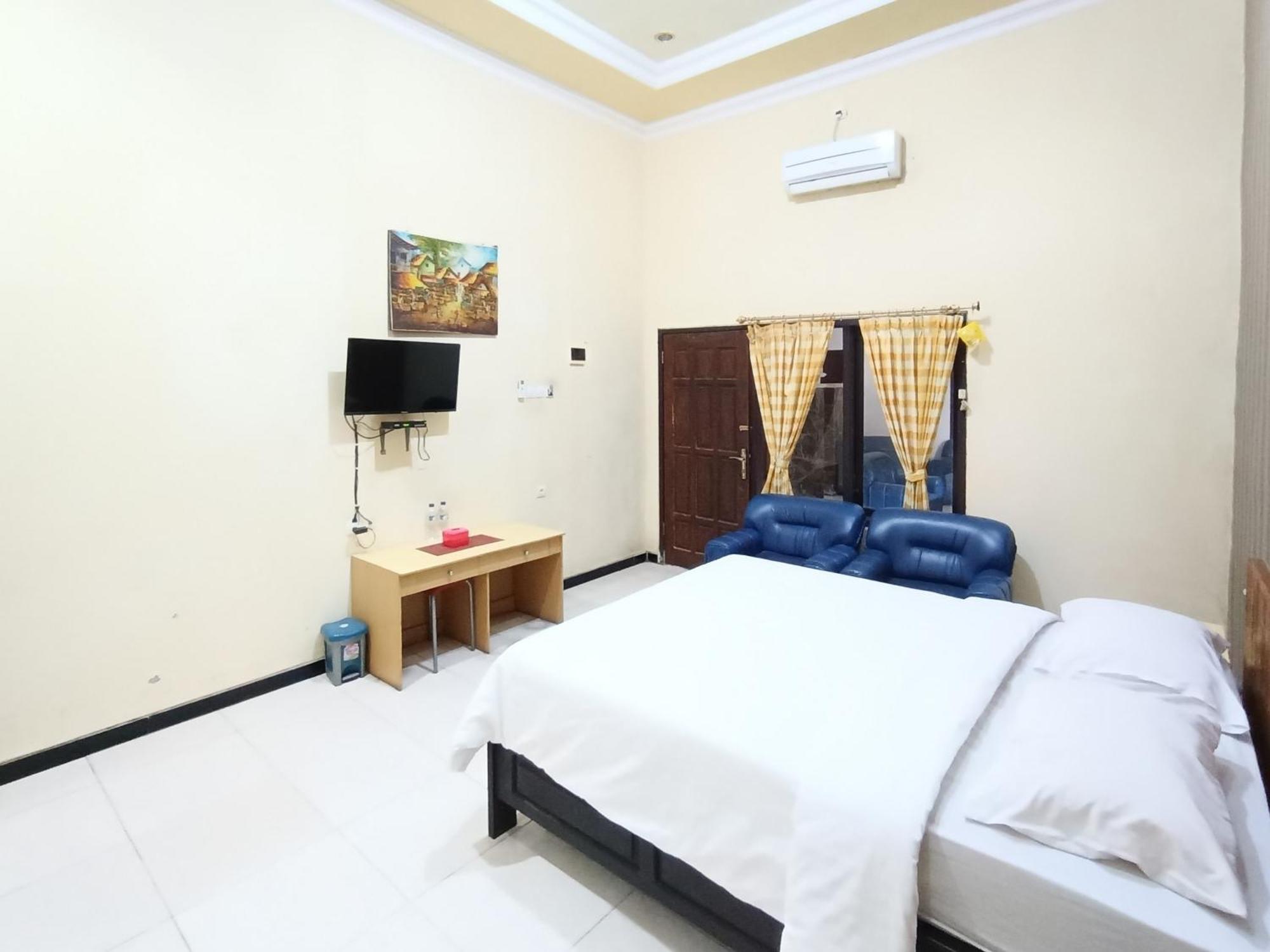 Hotel Gita Puri Redpartner Blitar Exterior foto